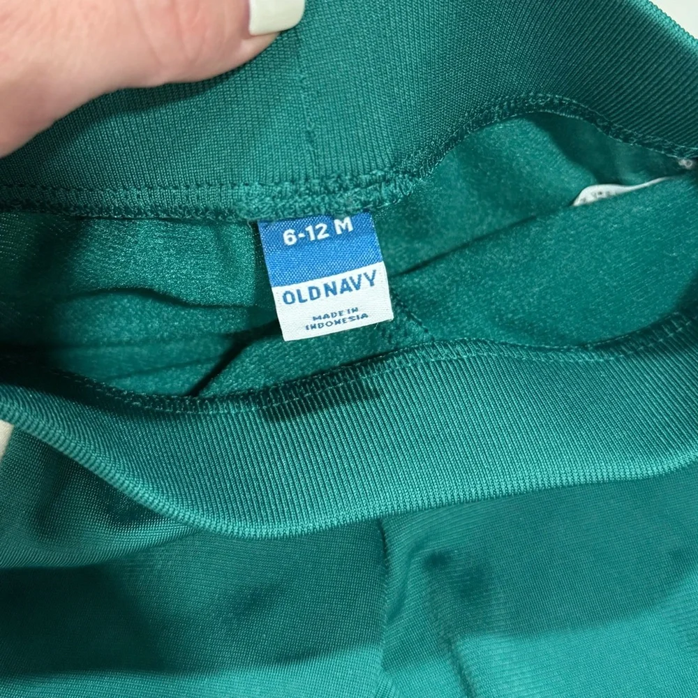 Old Navy size 12m